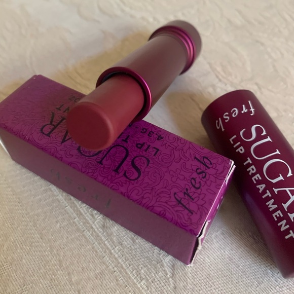 Fresh Sugar Lip Balm Lipgloss Treatment in Sugar Berry BNIB - Picture 15 of 16
